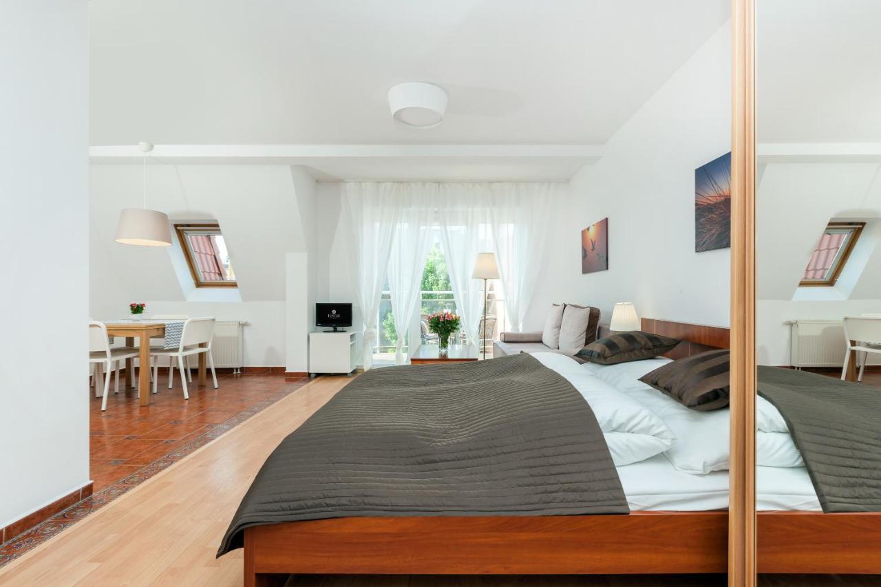 Port Kolobrzeg Cicha Street By Jantar Apartamenty 科沃布热格 外观 照片